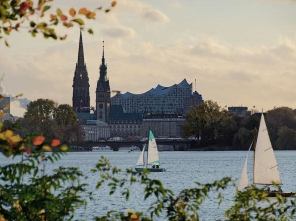 Hamburga kultūras baudītājiem ar Jonass Kaufmann un Marinas Rebekas koncertu. 07.04.-11.04.2027